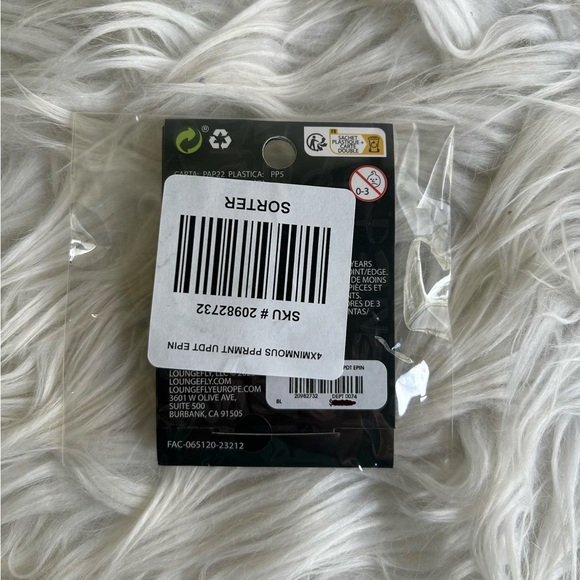 Minnie Mouse Pin - Picture 2 of 2